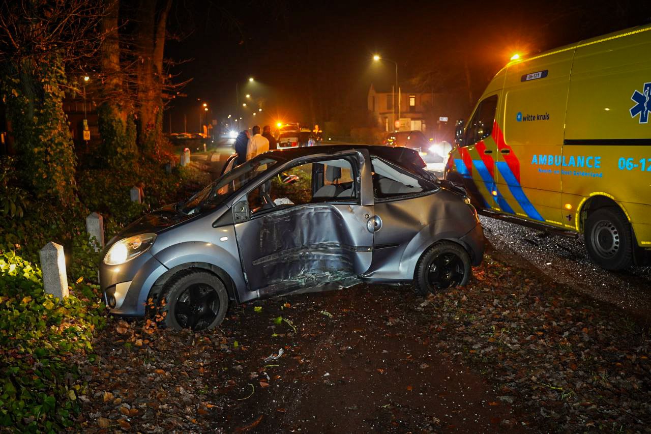 Automobilist gewond bij eenzijdig ongeval