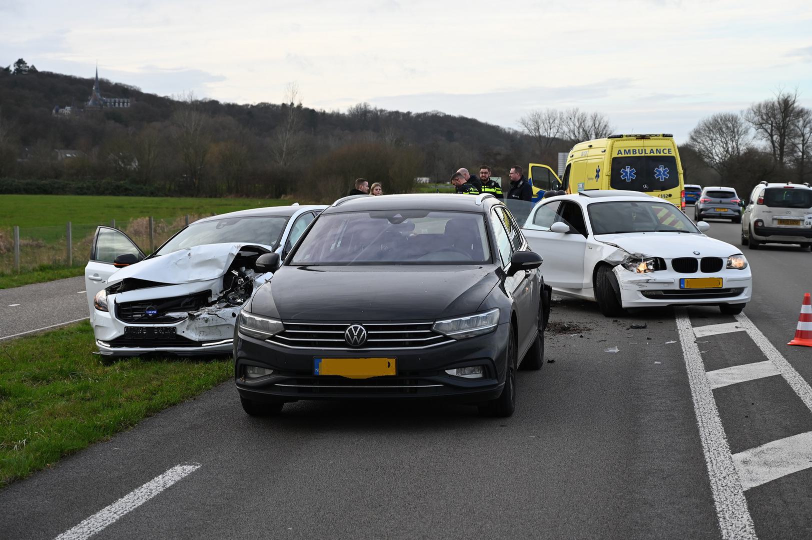 Veel schade na kop-staart botsing