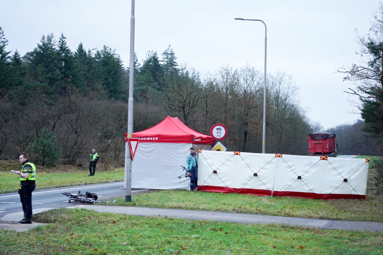 UPDATE: Fietser (16) overleden bij ernstig ongeval met vrachtwagen