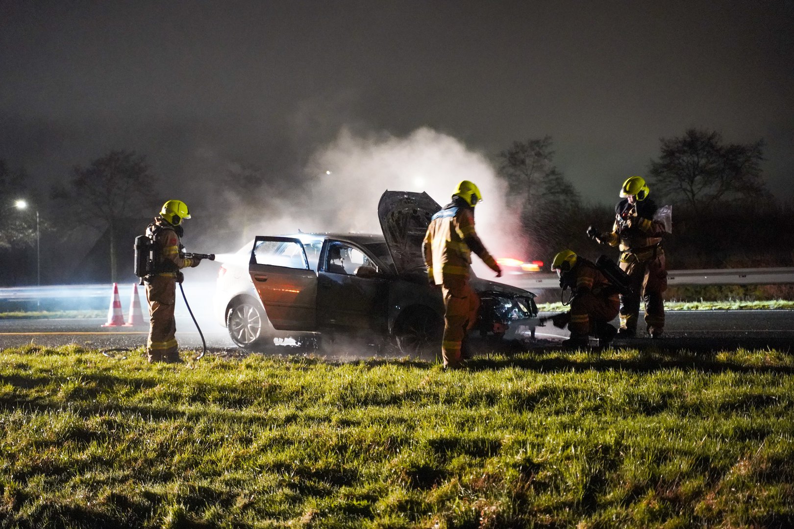 Lange file door autobrand op snelweg