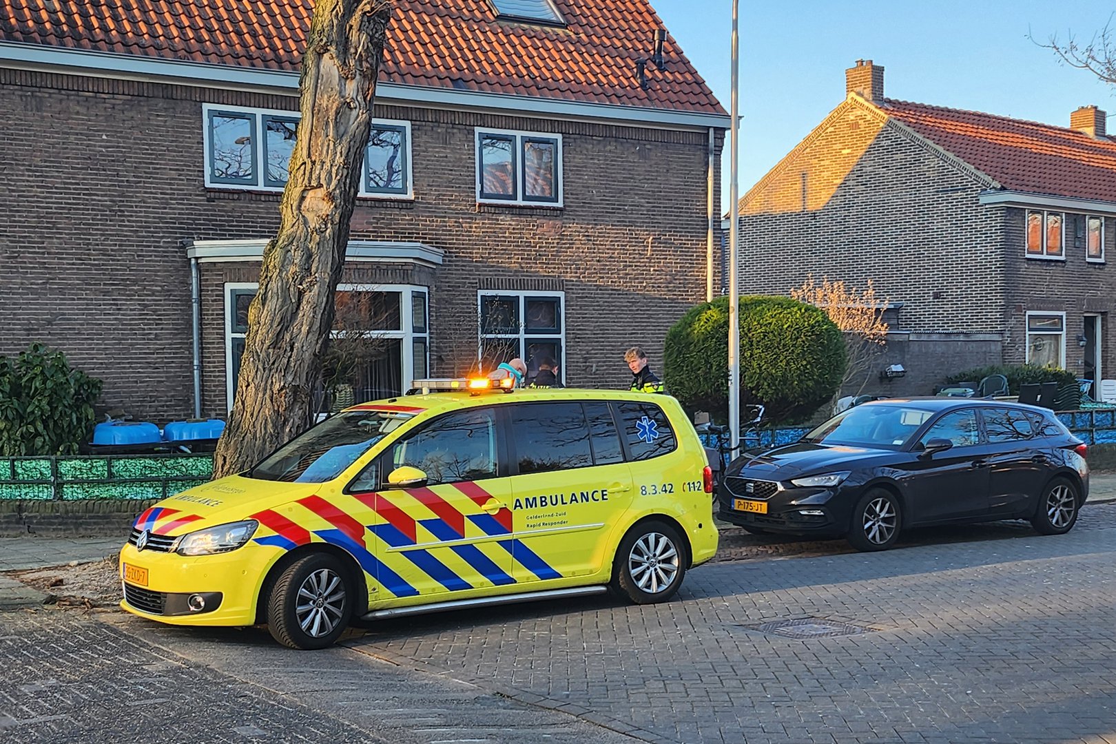 Automobilist rijdt weg na aanrijding