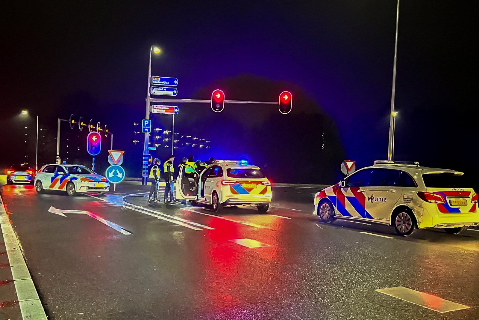 Man aangehouden na politieachtervolging op A28 in gestolen auto