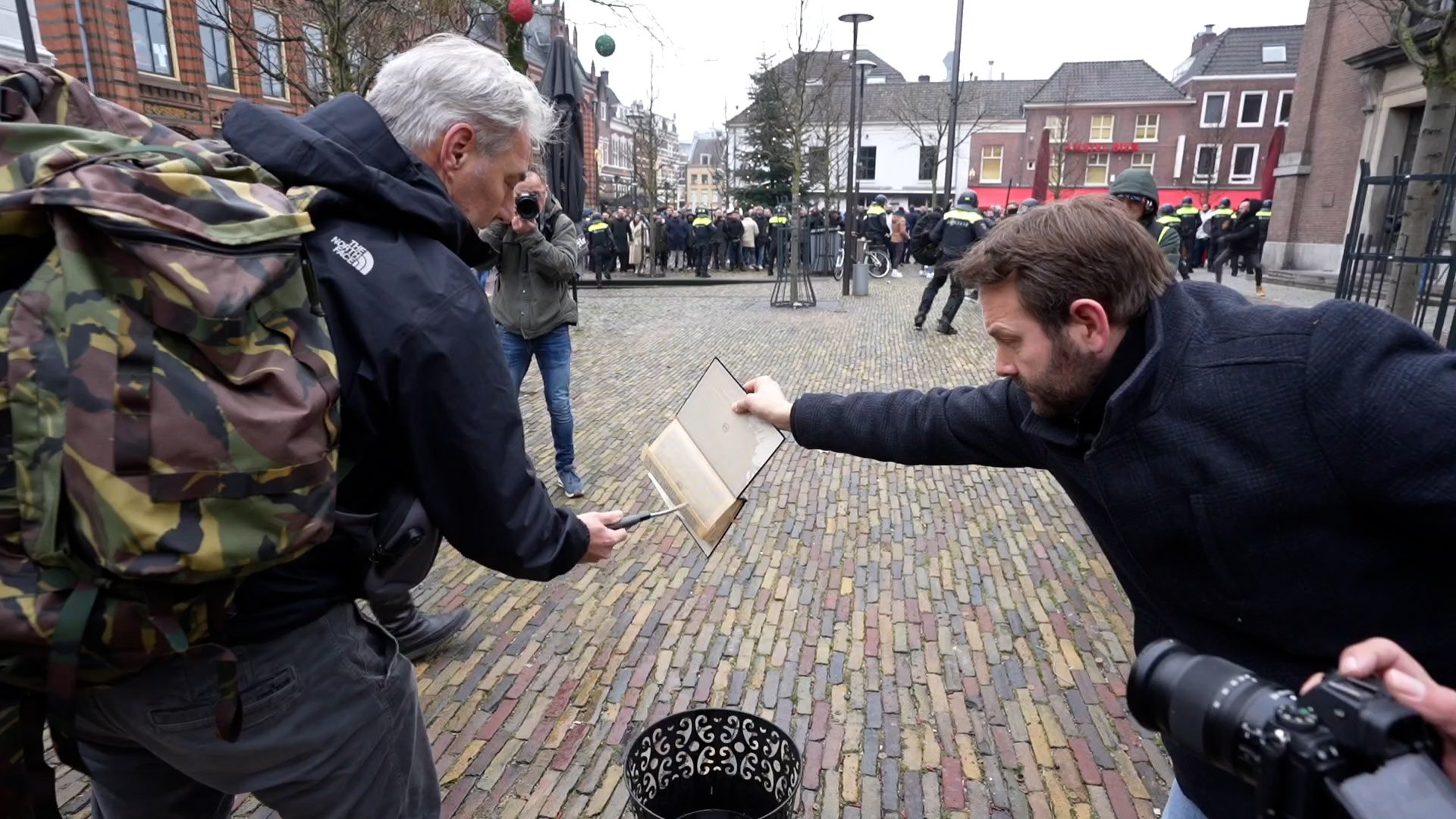 Acht mannen veroordeeld voor geweld tijdens koranverbranding in Arnhem