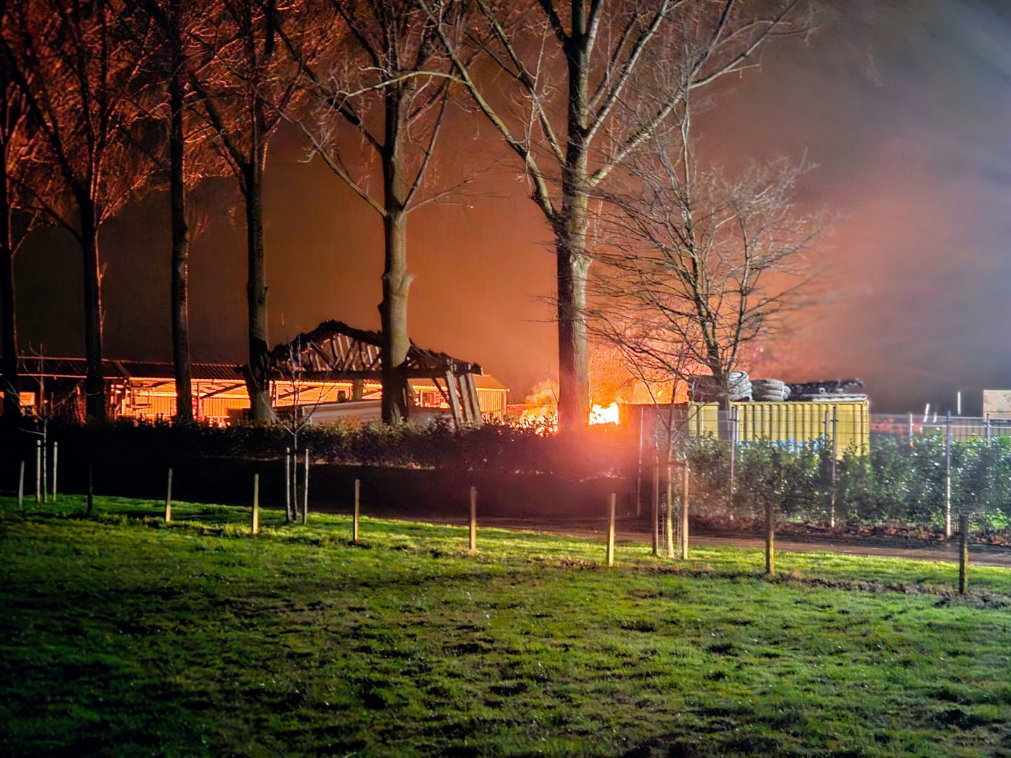 Brandweer rukt uit voor uitslaande brand in schuur