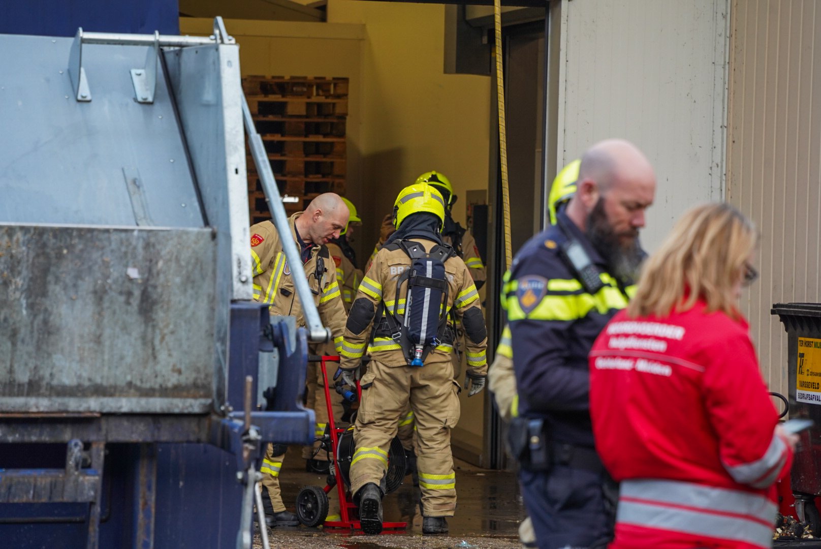 Brand bij bakkerij in Velp, vijf personen gecontroleerd voor rookinhalatie