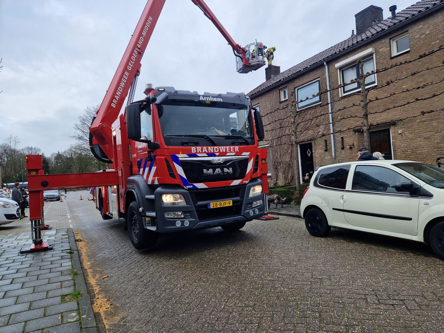 Brandweer rukt uit voor schoorsteenbrand