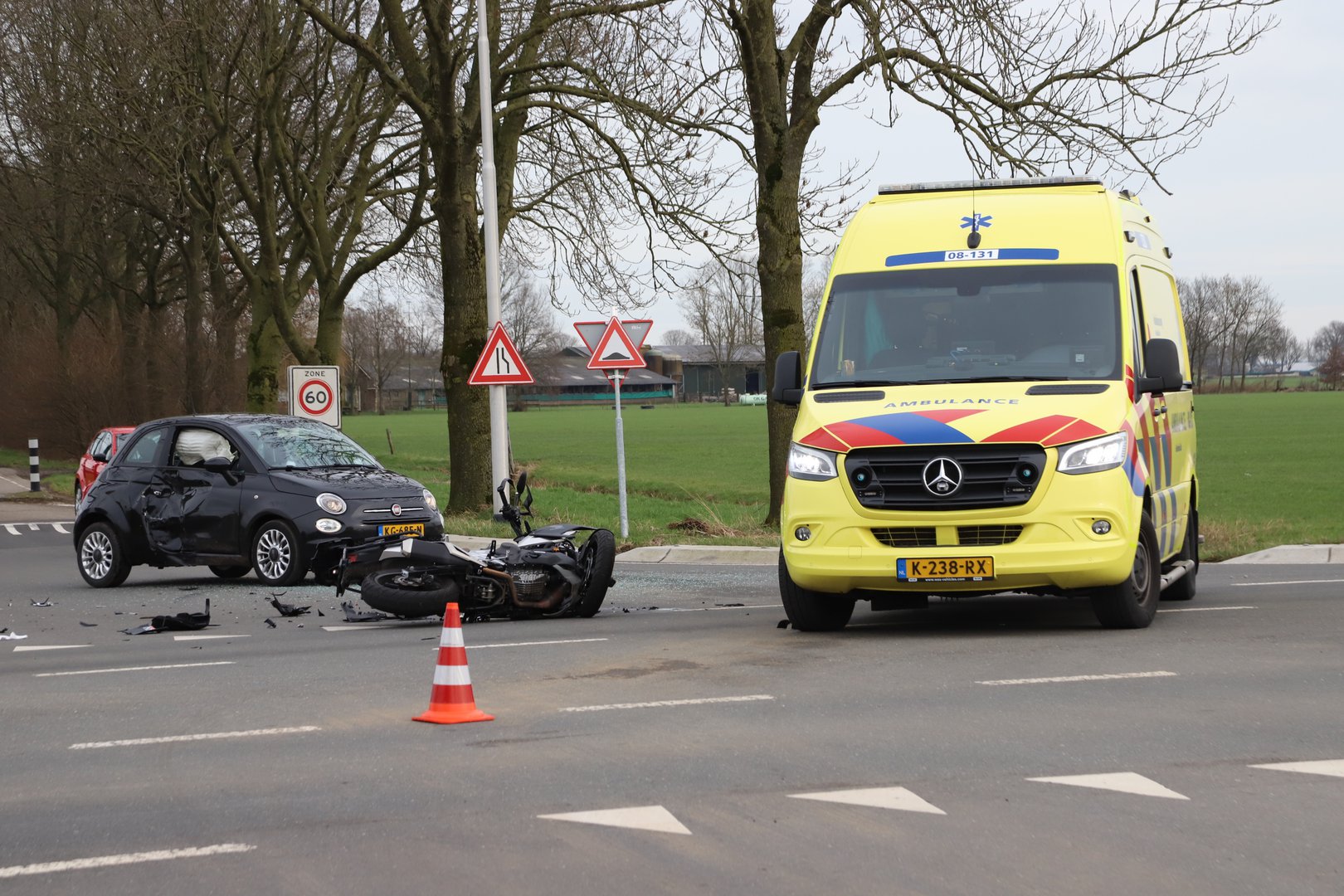 Motorrijder gewond na botsing met auto