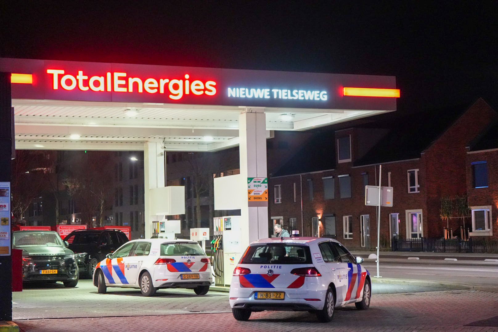 Gewapende overval op tankstation, dader vlucht met buit