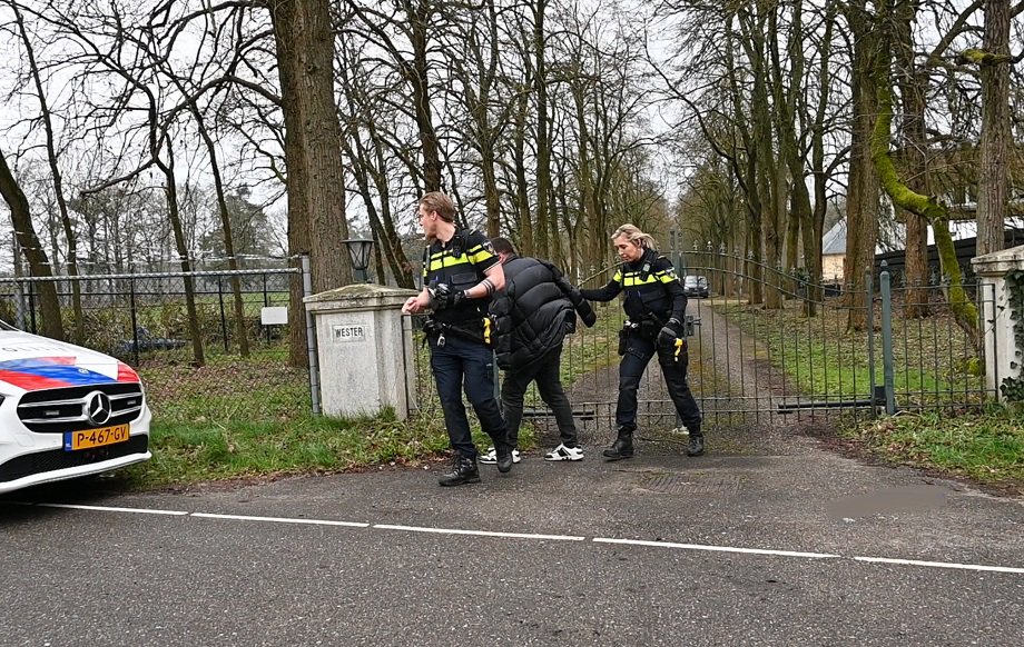 Twee verdachten aangehouden in hennepkwekerij