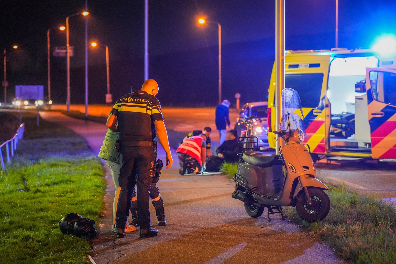 Gewonden na botsing tussen scooter en fietser