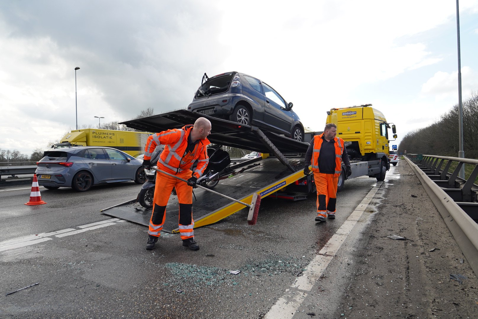 Motorrijder gewond na ongeval op snelweg, lange file