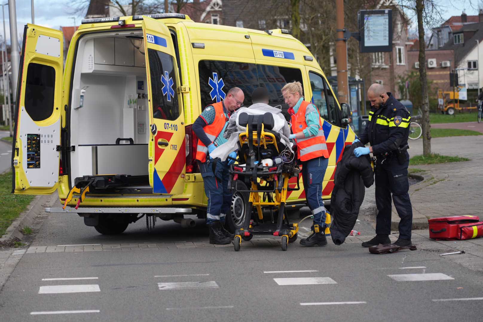 Aanrijding tussen lijnbus en motorscooter in Arnhem