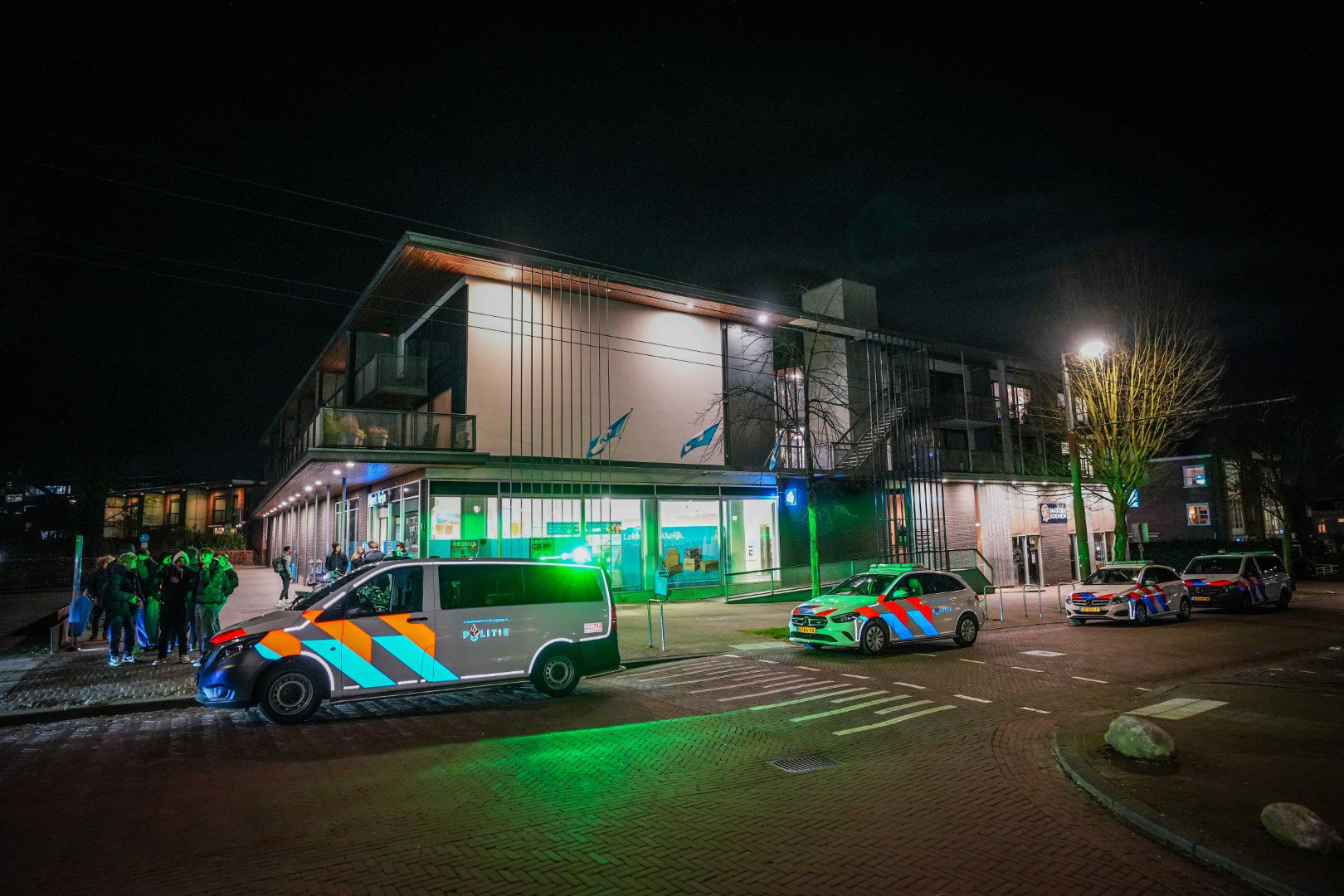 UPDATE: Overvaller bedreigt caissière Albert Heijn in Arnhem met wapen