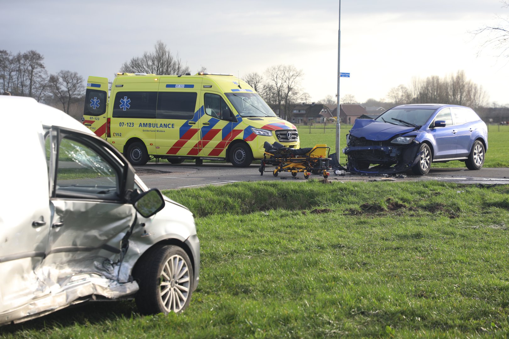 Gewonde bij ongeval tussen twee auto’s