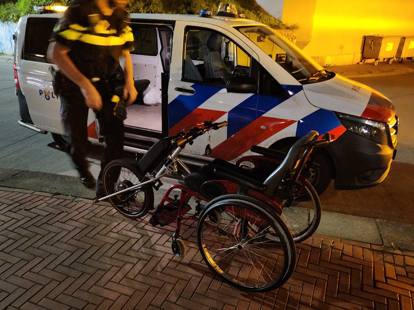 Man belandt met rolstoel op het spoor, treinverkeer stilgelegd