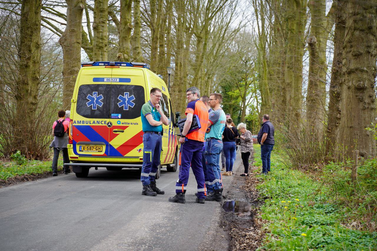 Gewonde na incident met paard, traumahelikopter landt in omgeving