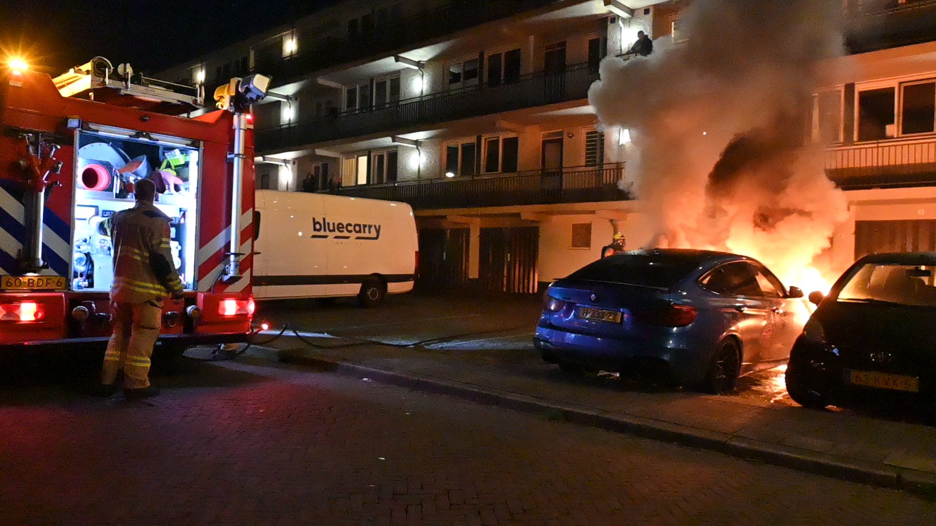 Twee autobranden in Arnhem, politie doet onderzoek