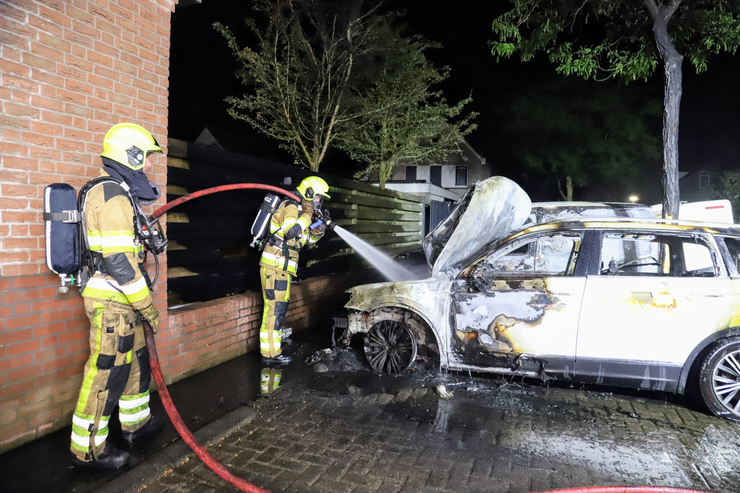 Auto uitgebrand, politie onderzoekt mogelijke brandstichting