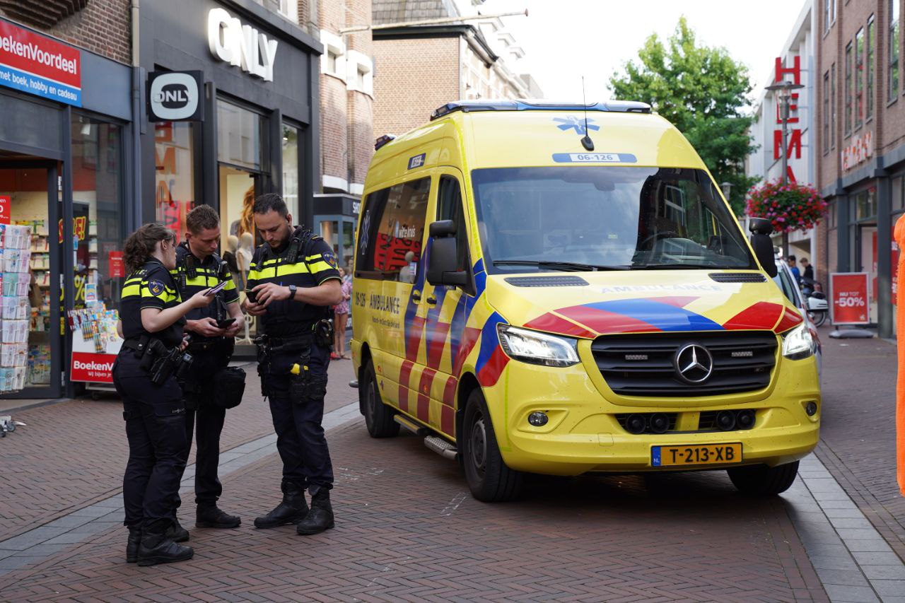 Gewonde na steekpartij in winkelstraat