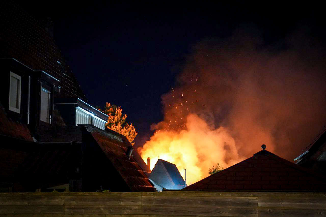 Uitslaande brand in schuur snel onder controle