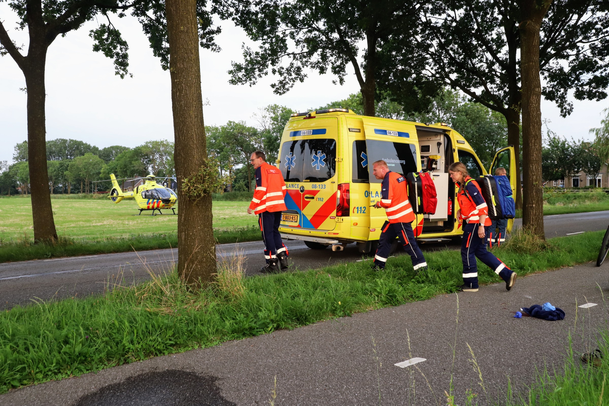 Traumahelikopter ingezet na ongeval met scooter