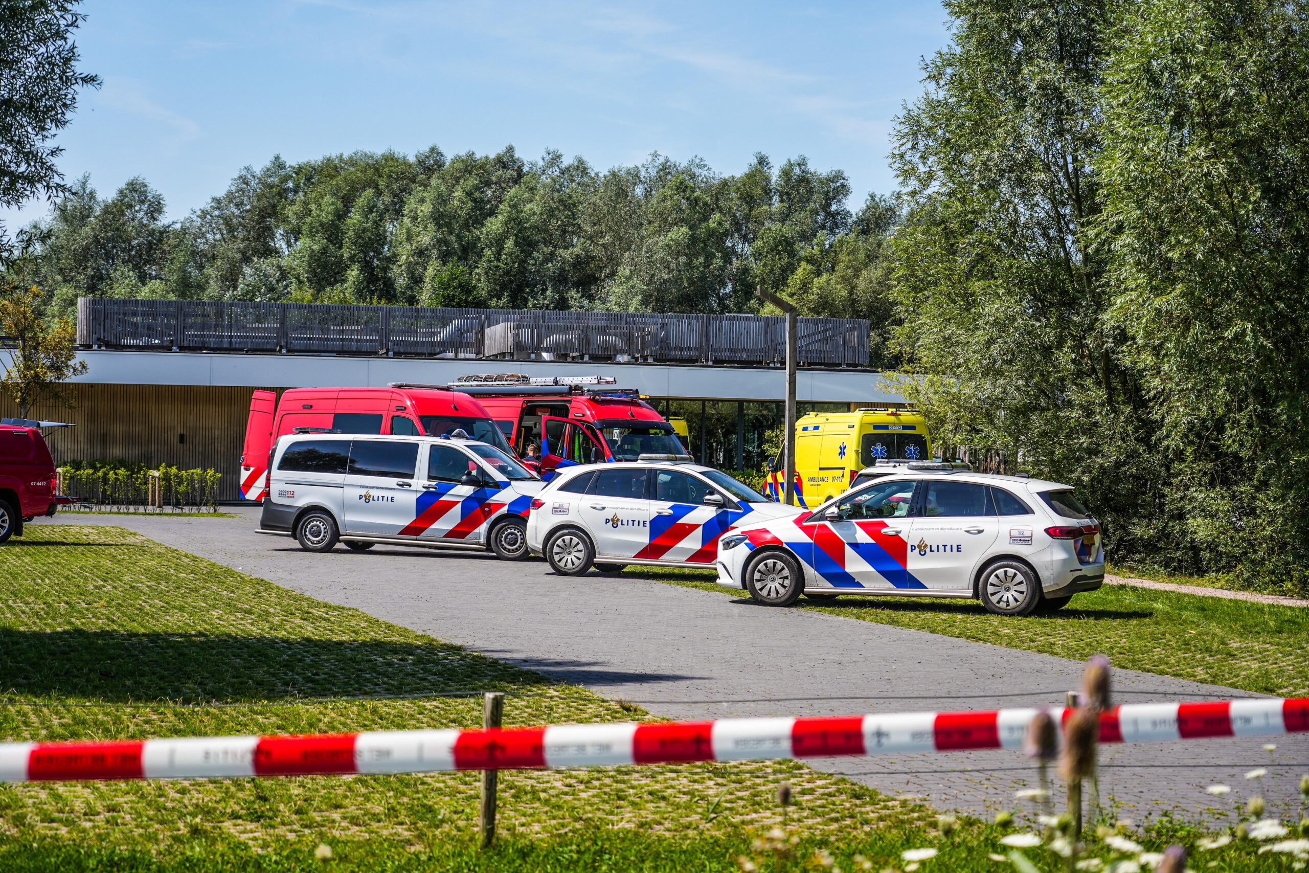 Tragedie in Arnhem: man laat hond uit en overlijdt in het water