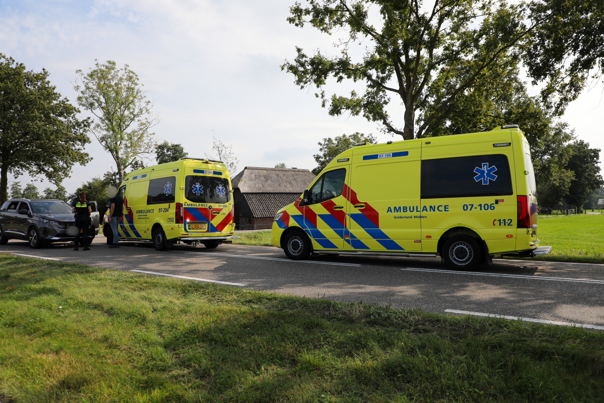 Vrouw op fiets aangereden tijdens het oversteken