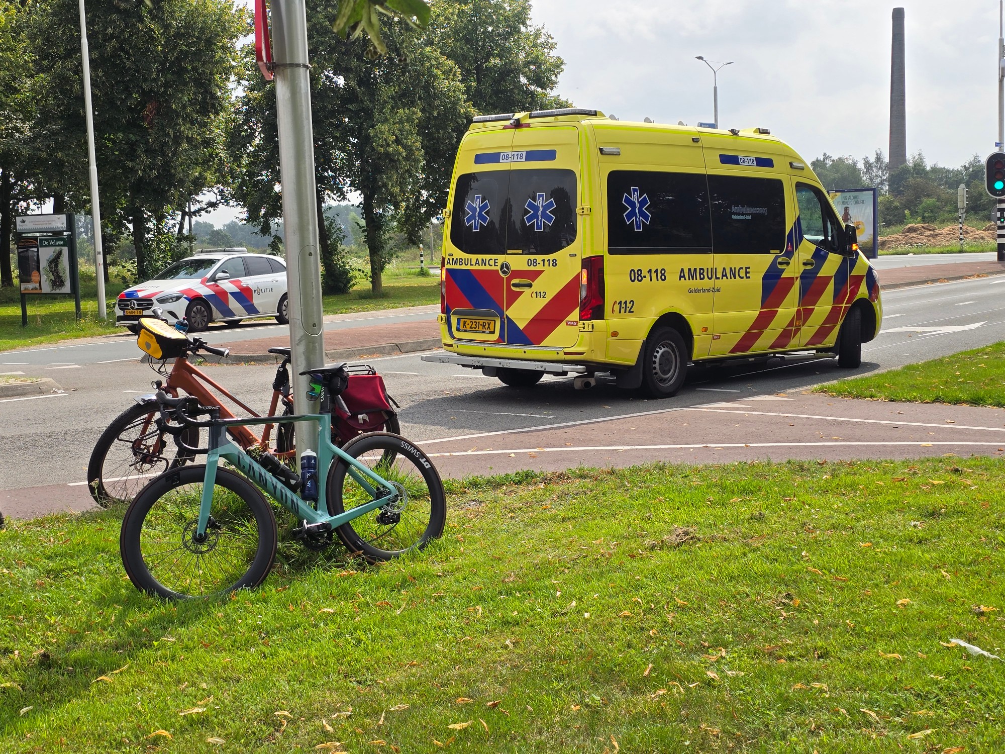 Wielrenner gewond na botsing met auto