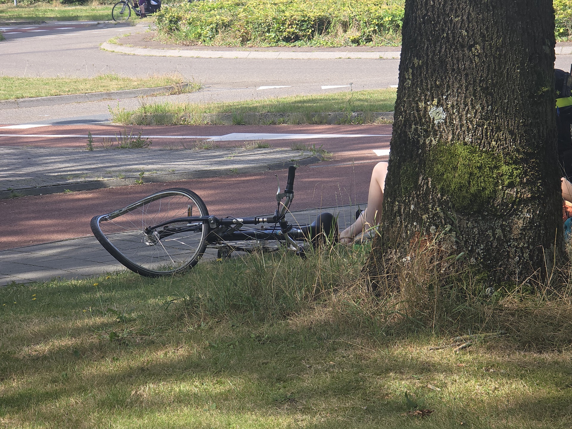 Automobilist rijdt fietser aan en slaat op de vlucht