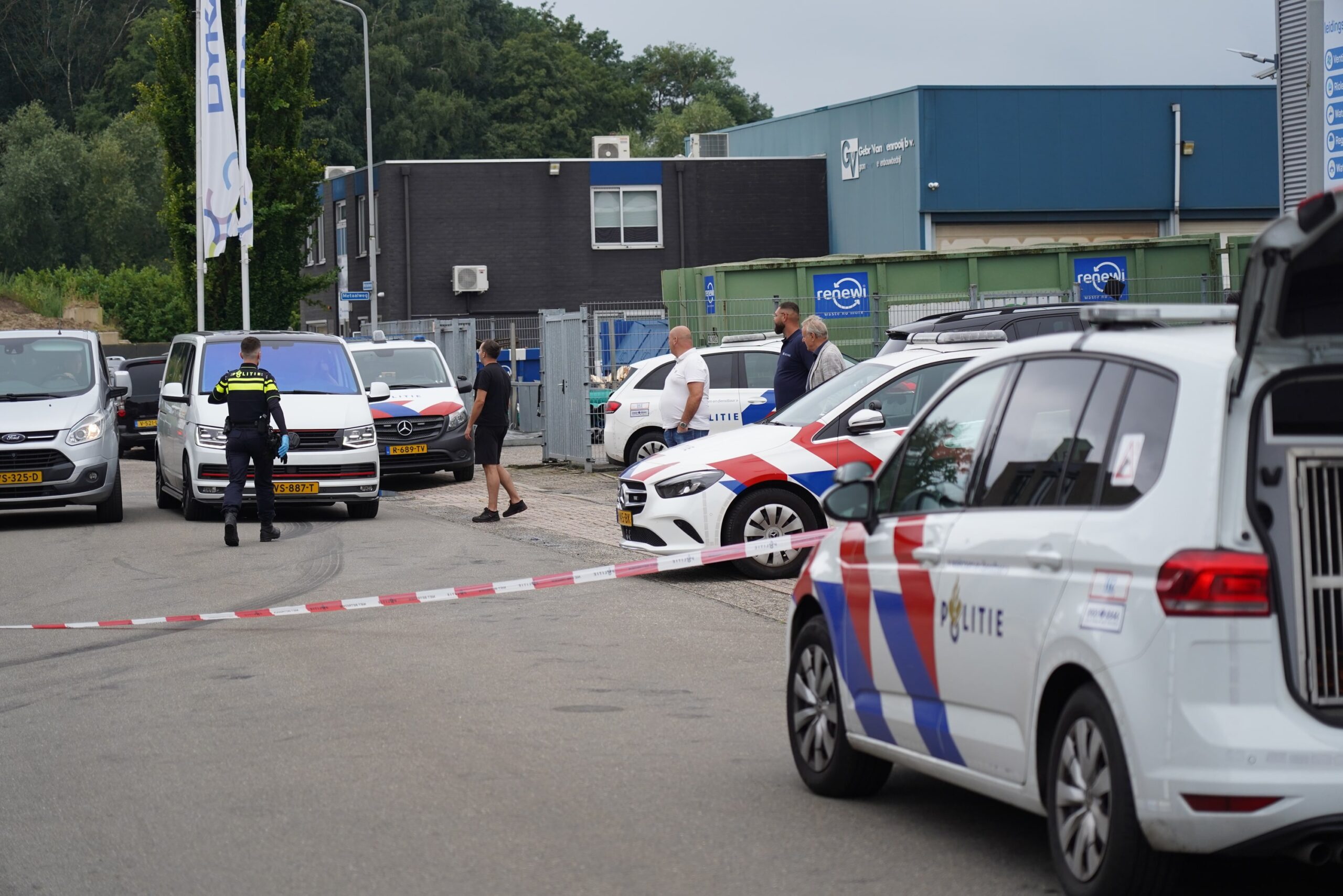 Persoon gewond na steekincident bij autogarage