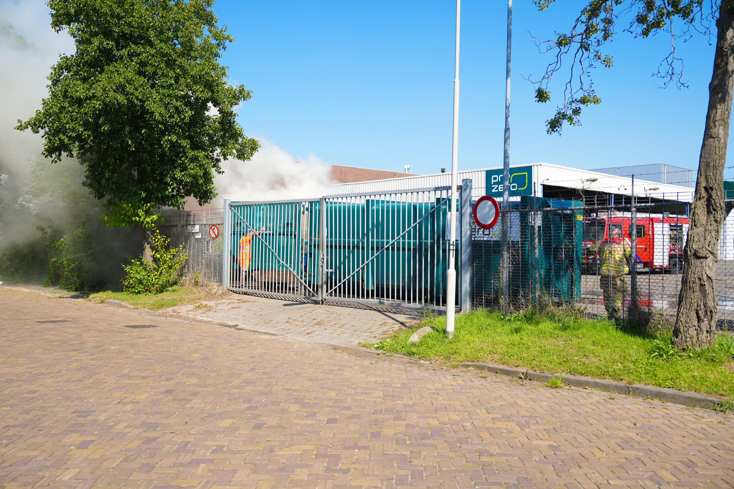 Container in de brand bij afvalbrengstation