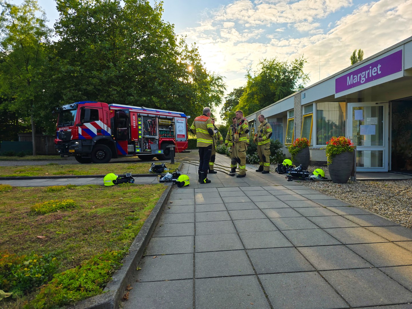 Brandweer onderzoekt urenlang oorzaak van vreemde lucht in zorgcentrum