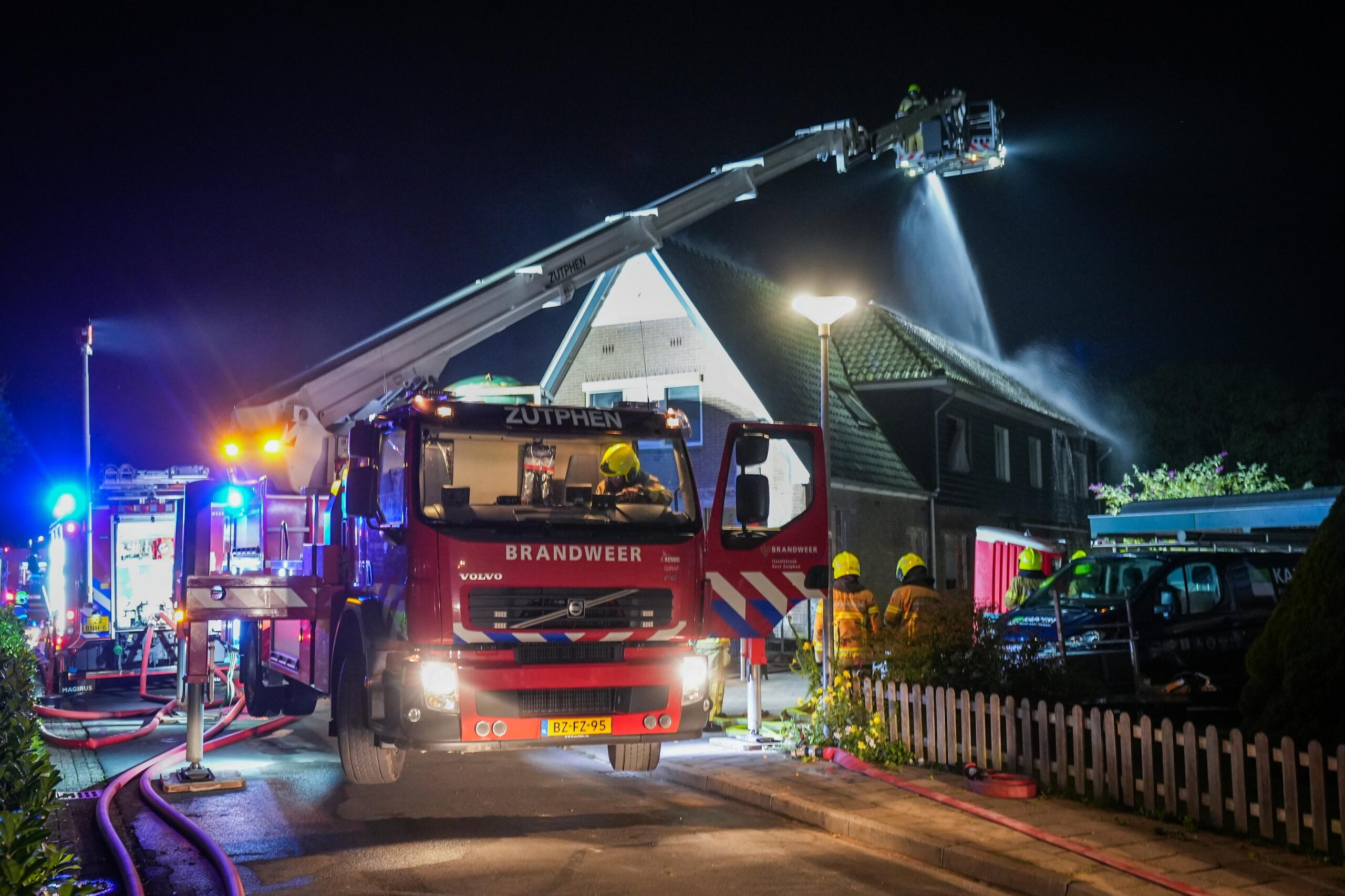 Uitslaande brand bij woning met zonnepanelen