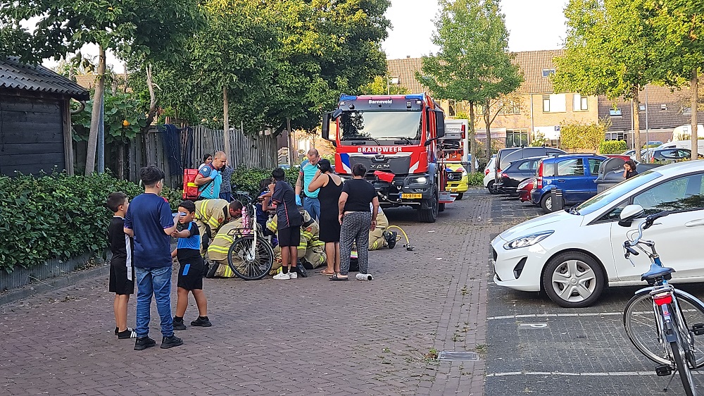 Kindje bekneld tussen wiel van fiets, brandweer komt in actie