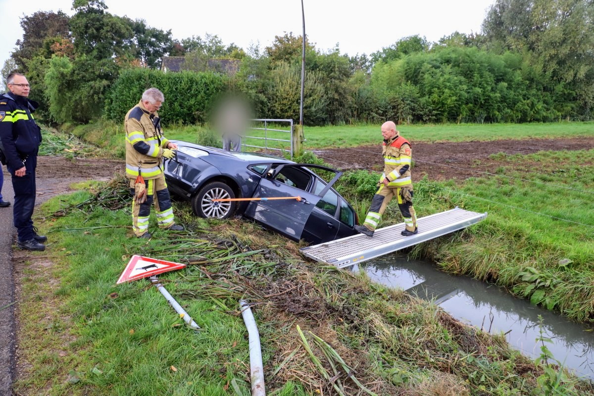 Dagje vissen eindigt in het water