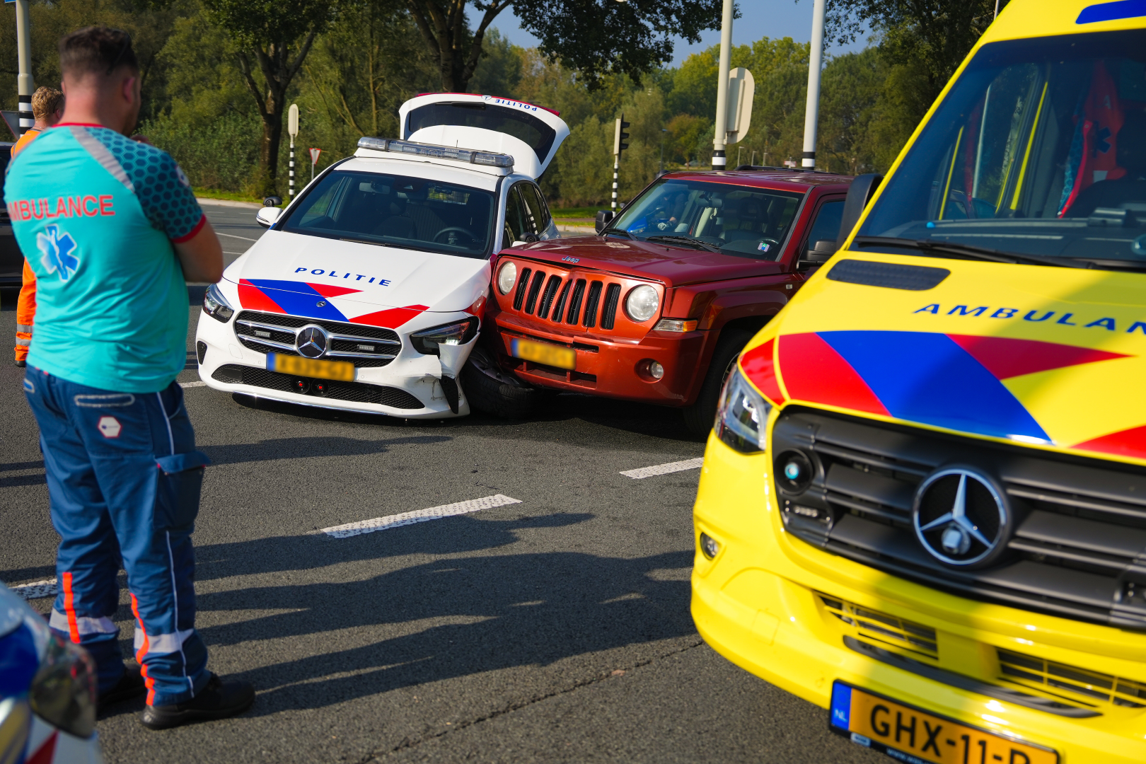 Politiewagen ramt auto tijdens spoedtraining