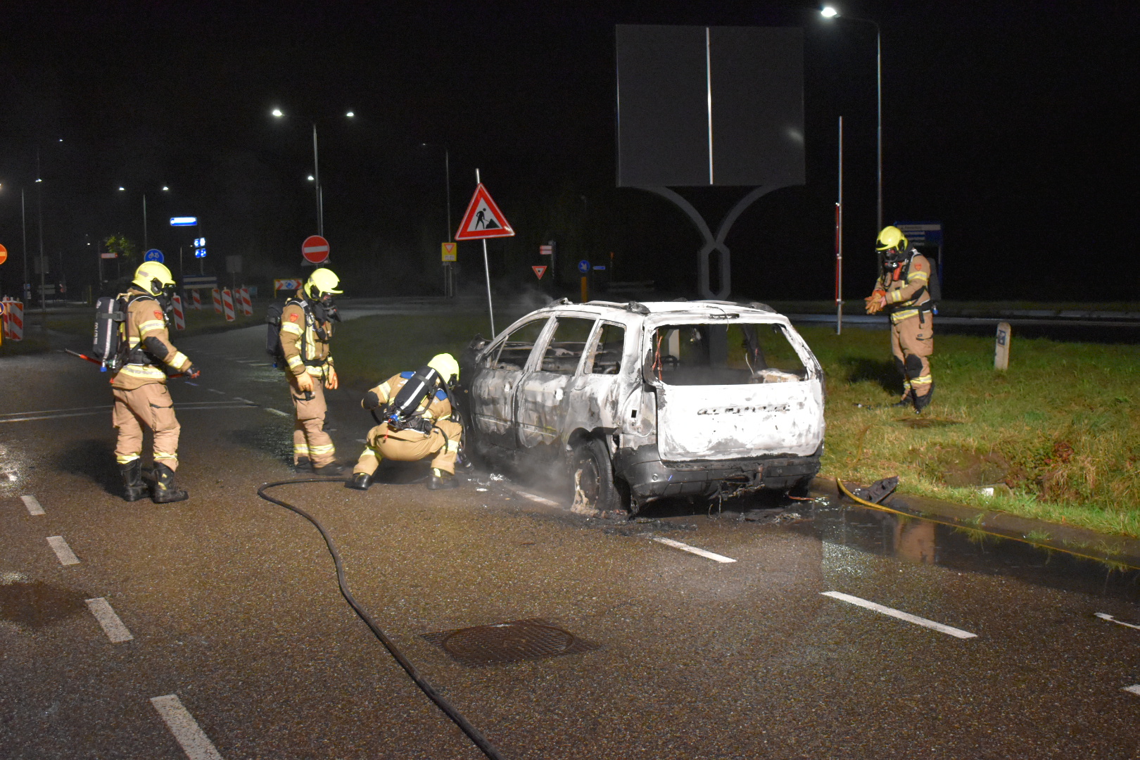 Auto uitgebrand, oorzaak nog onbekend