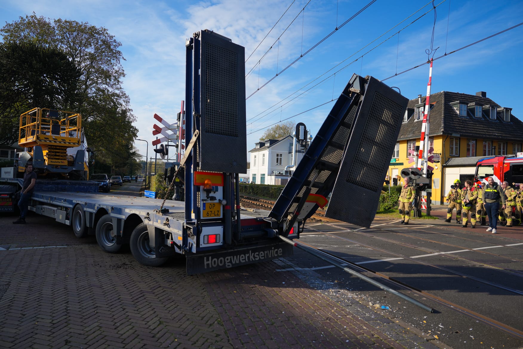 Trein botst tegen dieplader, treinverkeer urenlang gestremd