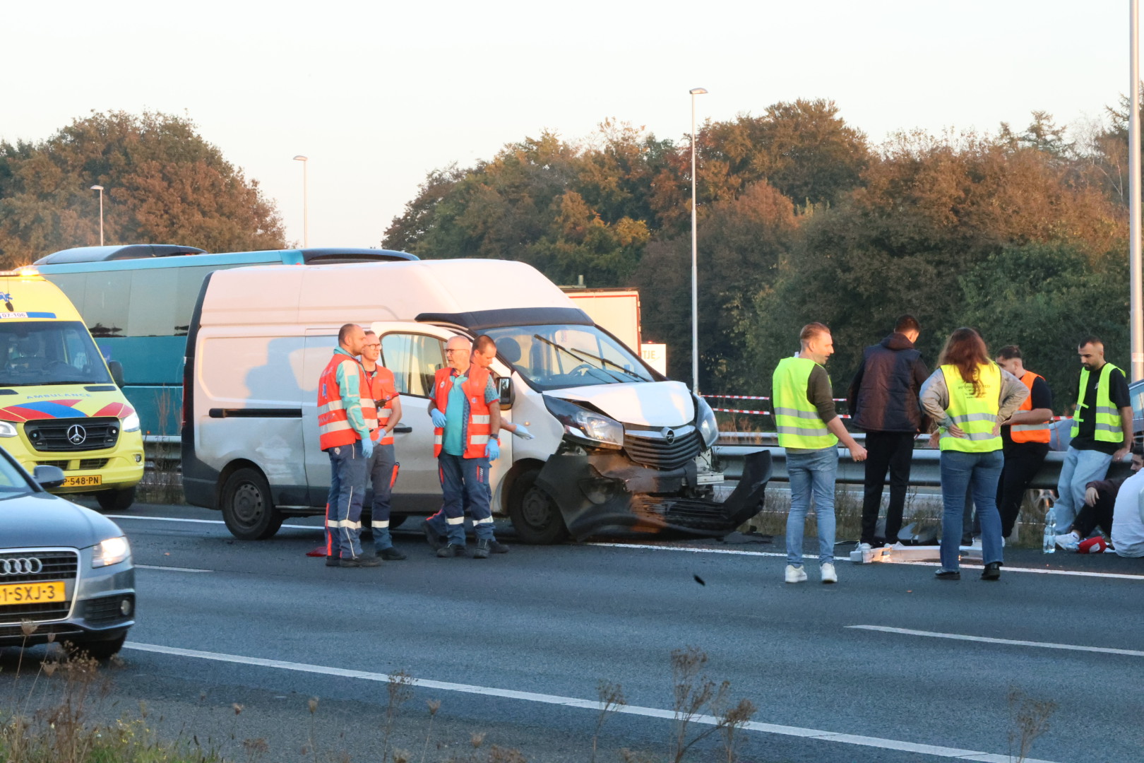 Lange file en veel schade na ongeval