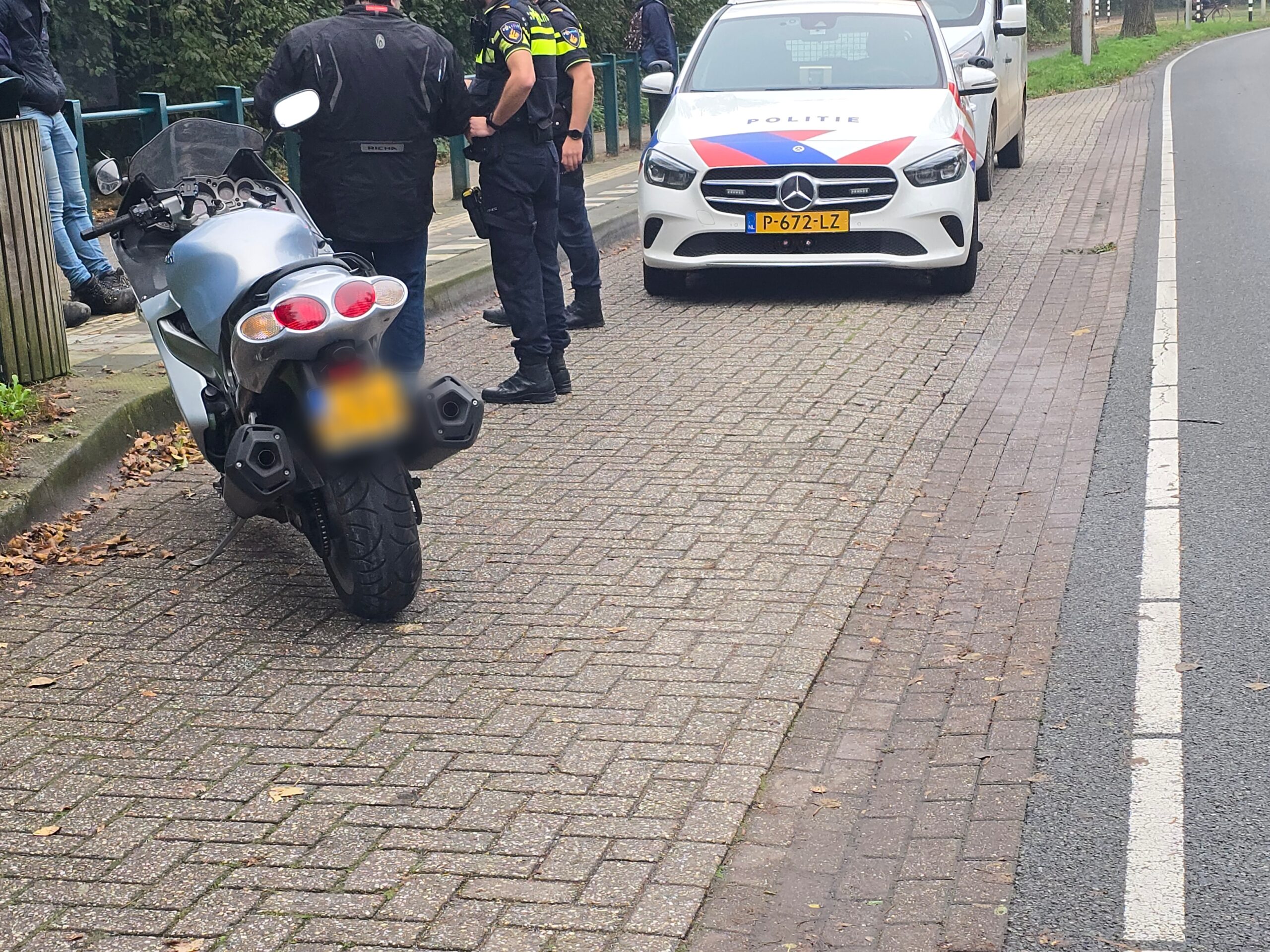 Motorrijder onderuit na schrikreactie