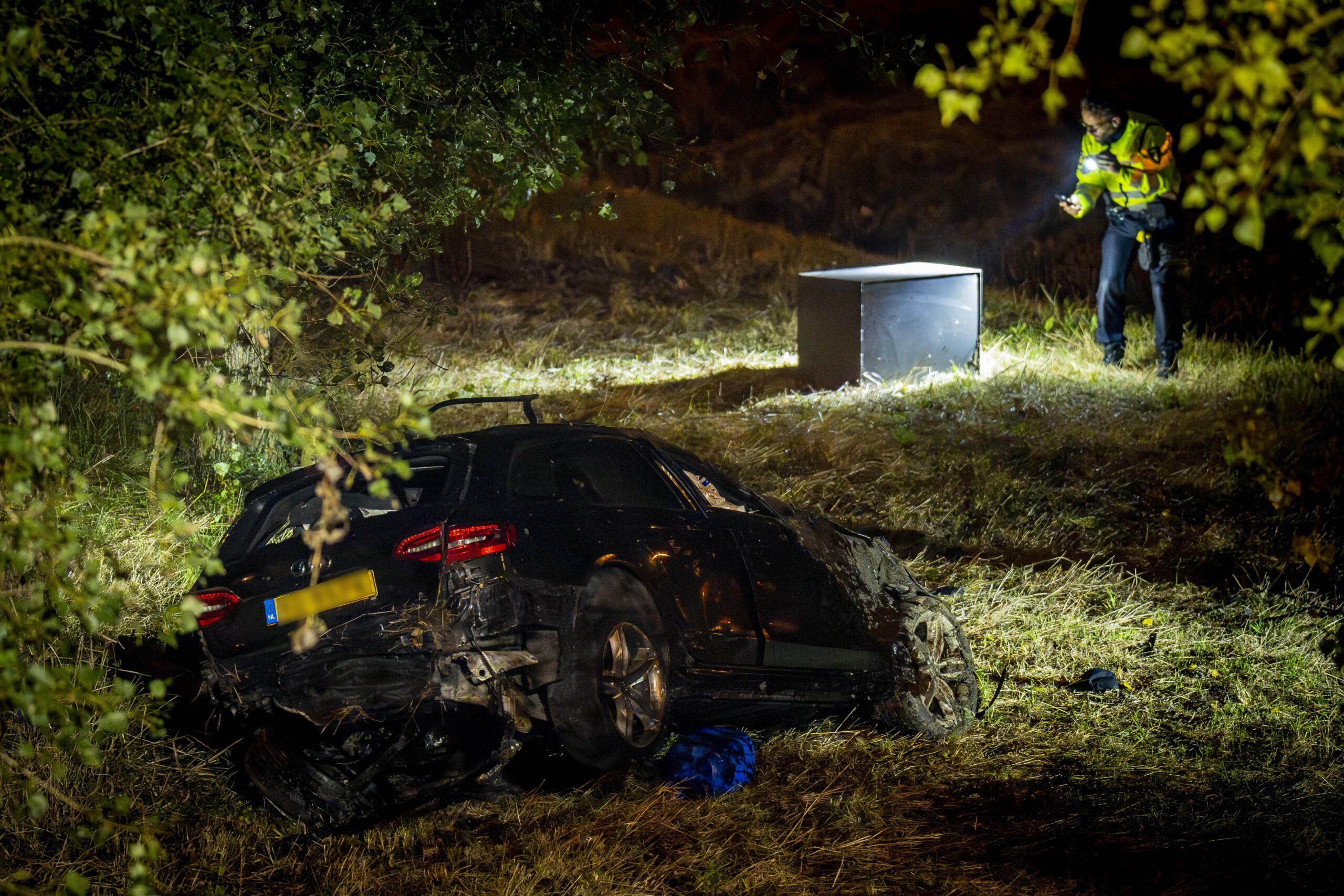 Twee doden na zwaar ongeluk op de A50, Ossenaar (25) zwaargewond