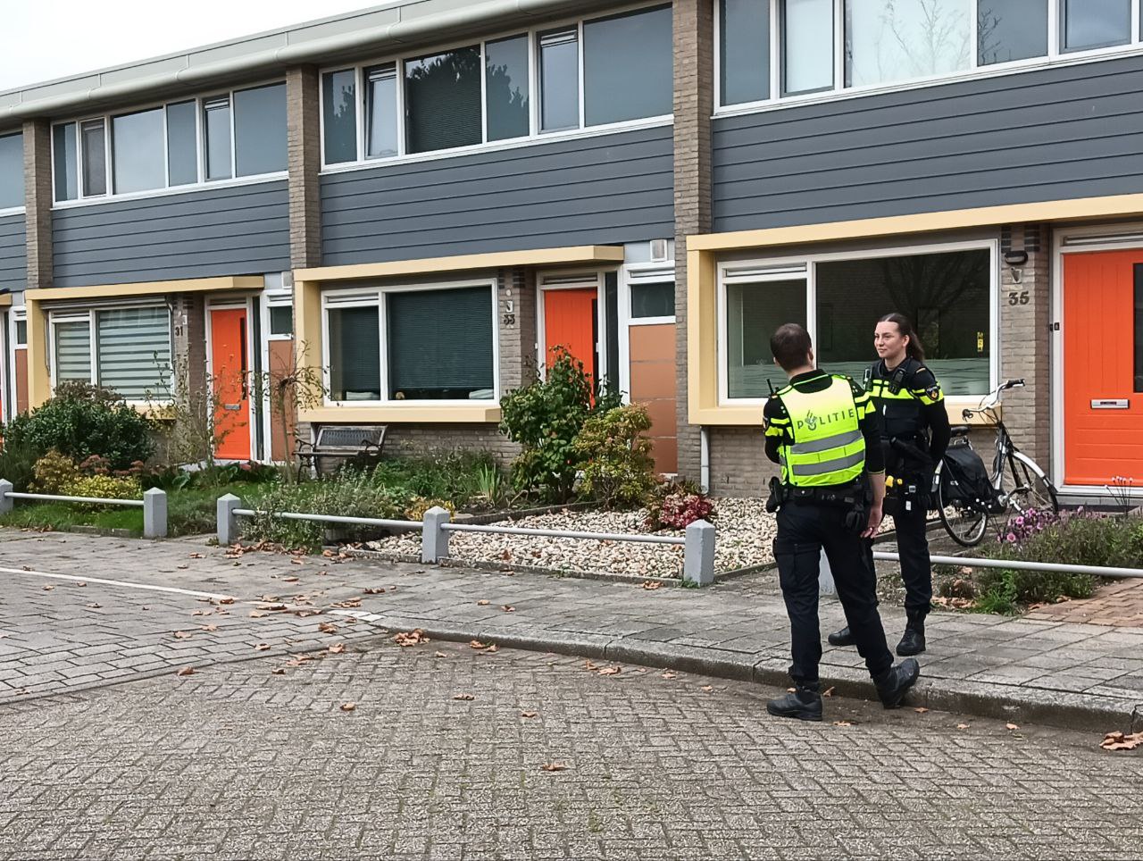 Politie neemt nep-vuurwapen en illegaal vuurwerk in beslag