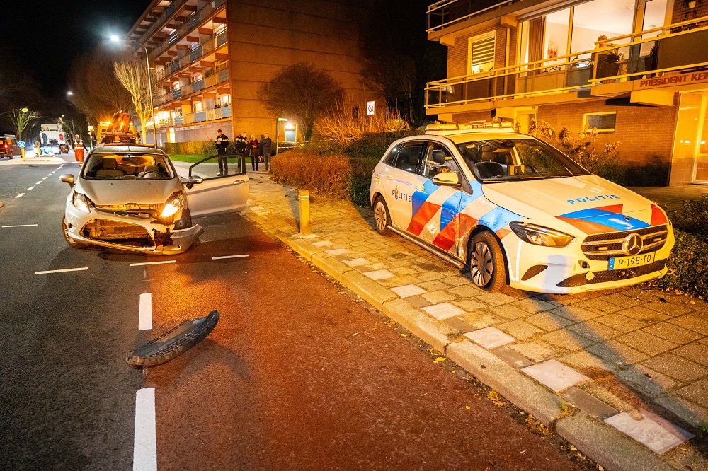 Politie krijgt ongeval onderweg naar spoedmelding