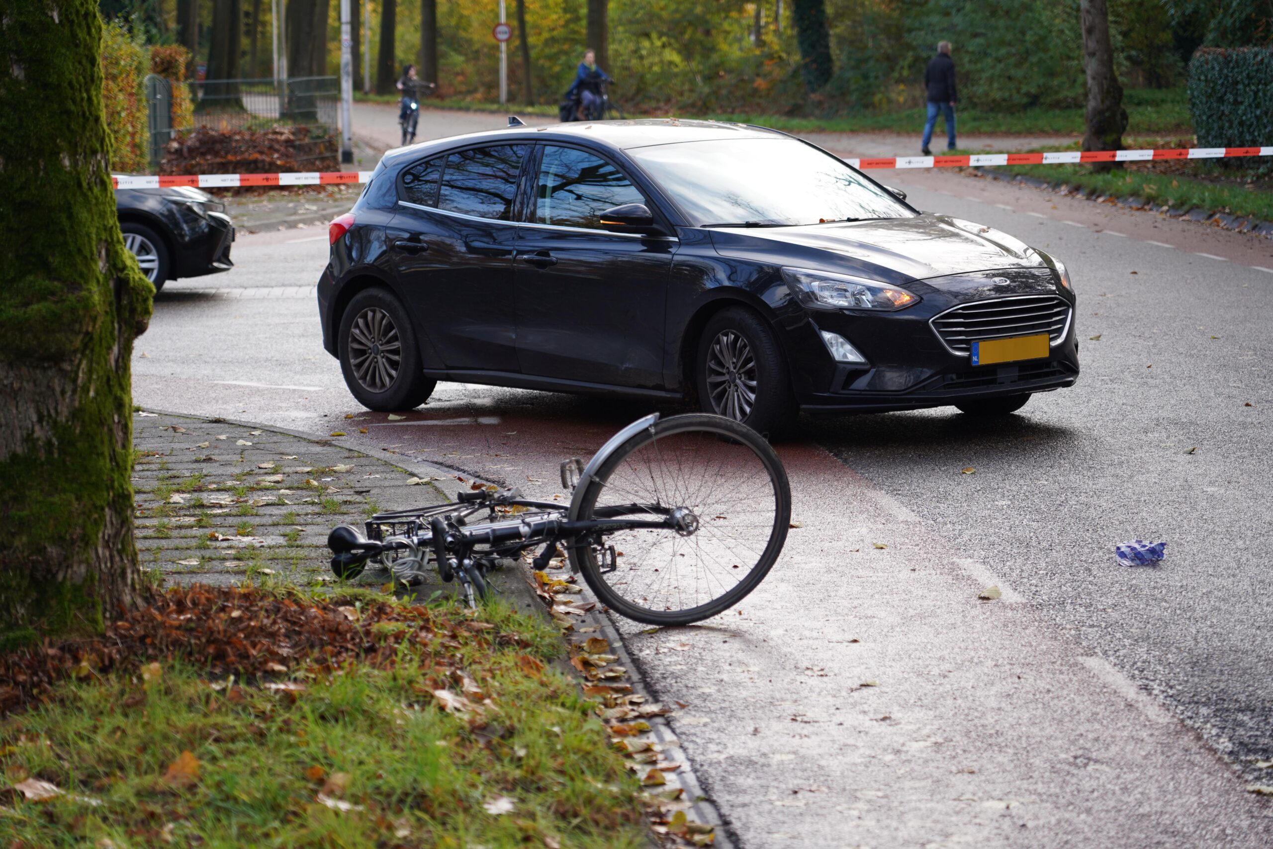 Fietser zwaargewond na aanrijding met auto