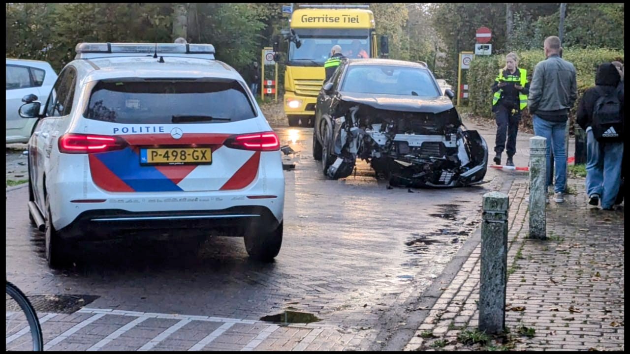 Veel schade na ongeval op kruising