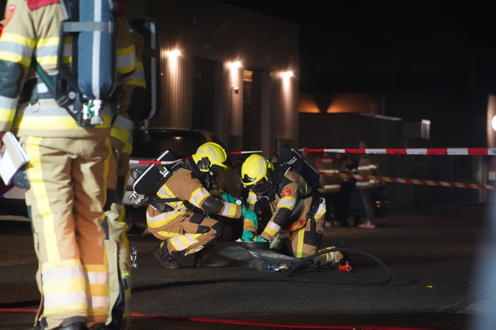 Drie brandweermensen gewond na incident met bijtende stof