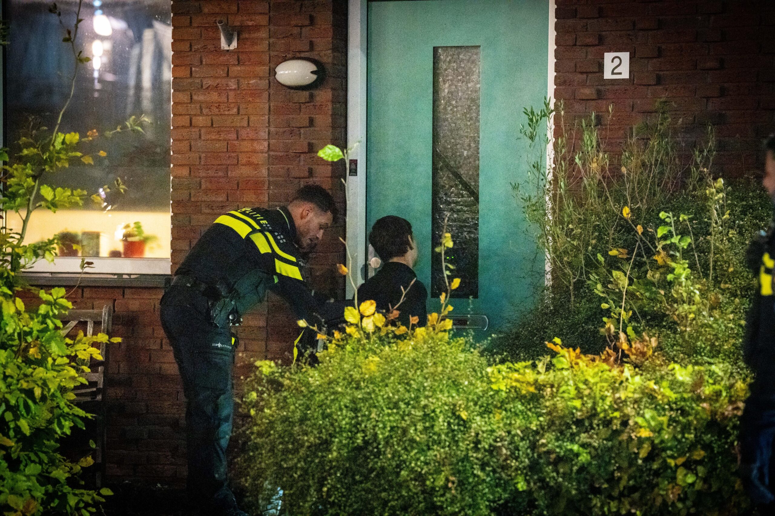 Politie omsingelt woning na dreigende situatie Velp