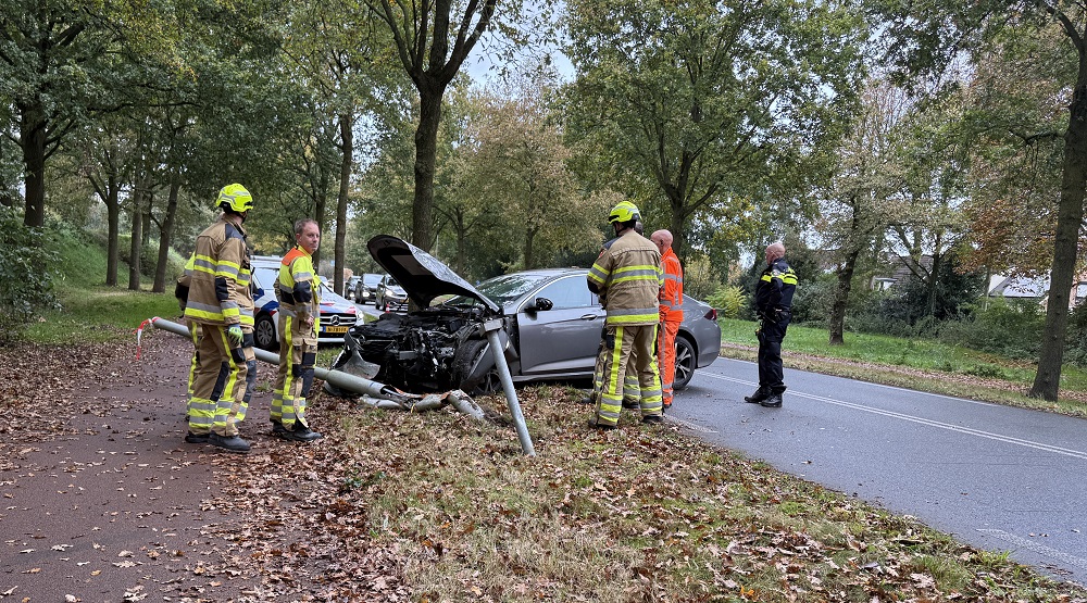 Automobilist gewond bij eenzijdig ongeval