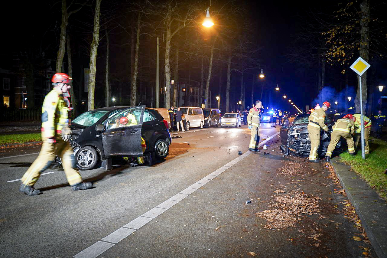 Drie gewonden bij frontale botsing