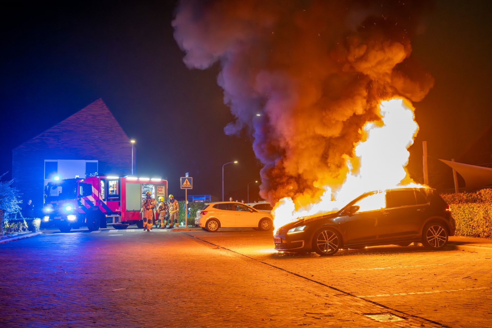 Mogelijk brandstichting bij autobrand Zevenaar